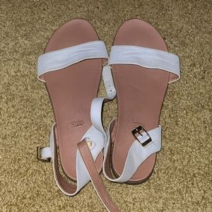 [Used] Women’s Open-toe Sandals in White